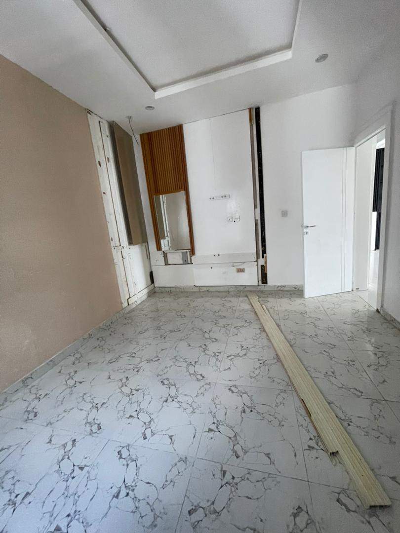 2 BEDROOM APARTMENT WITH ELEVATOR AND POOL