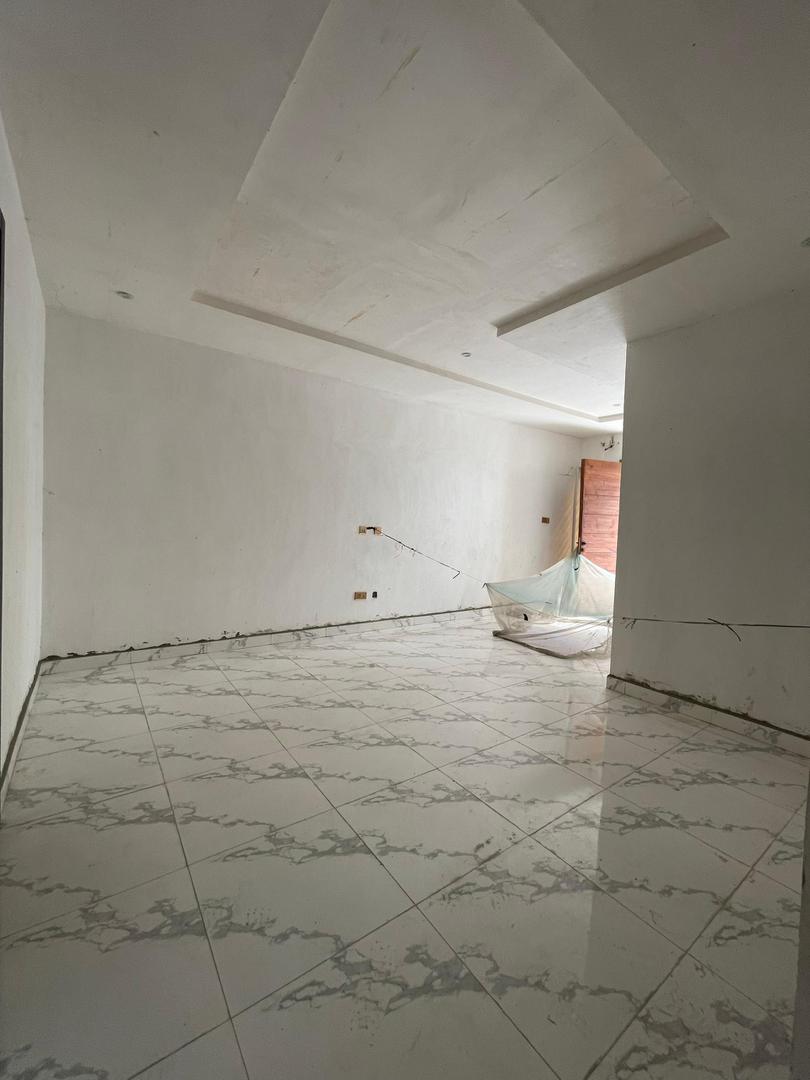 EXQUISITE 4 BEDROOM TERRACED DUPLEX