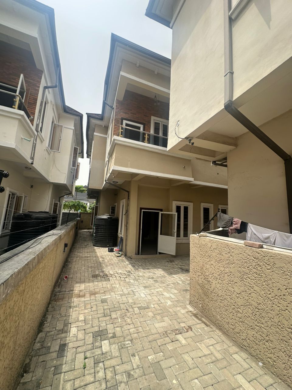 4 BEDROOM SEMI DETACHED DUPLEX FOR SALE
