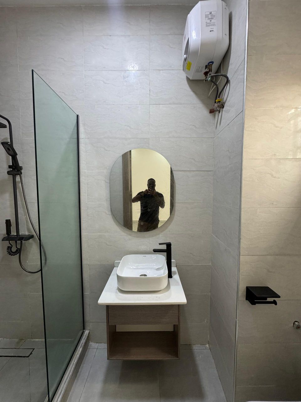 3 BEDROOM APARTMENT UP FOR GRABS