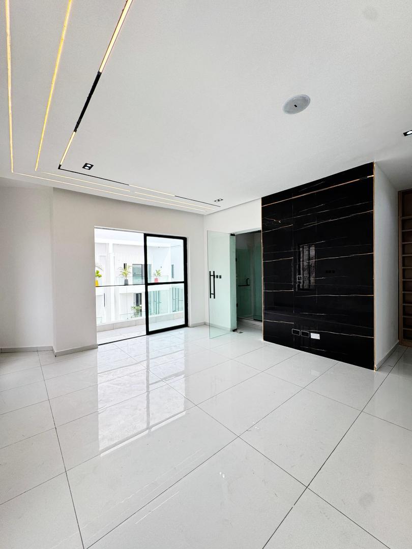 LUXURY 4-BEDROOM SEMI-DETACHED DUPLEX