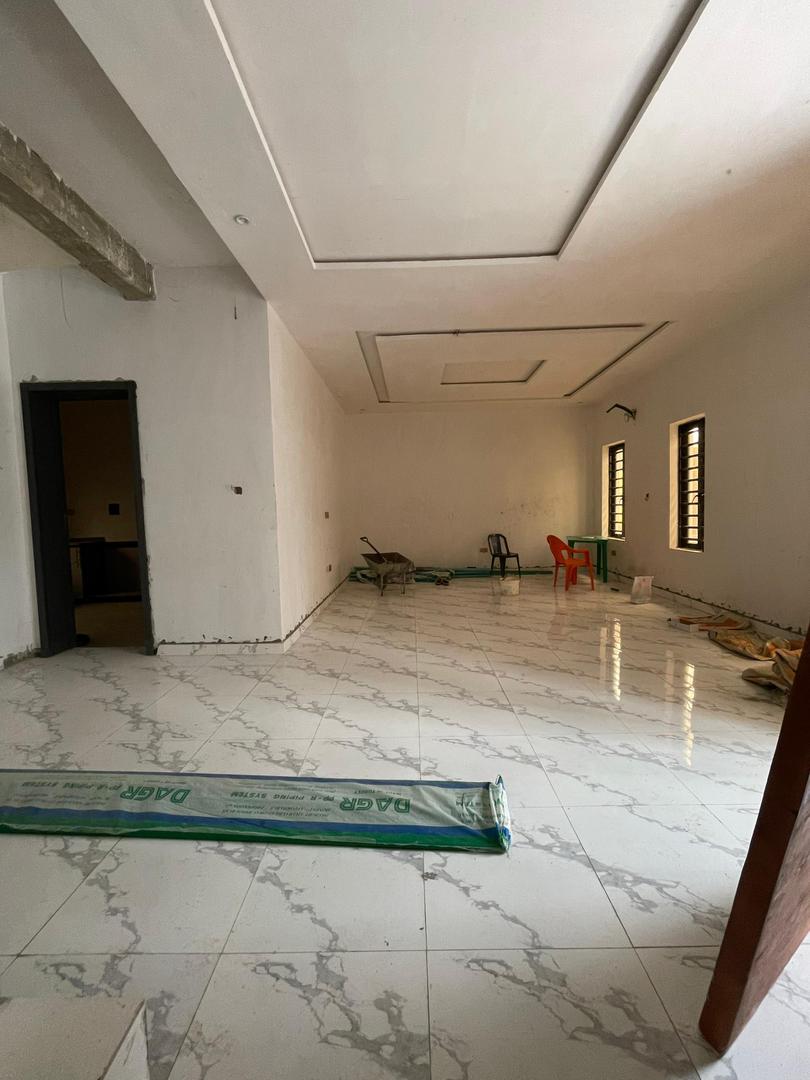 EXQUISITE 4 BEDROOM TERRACED DUPLEX
