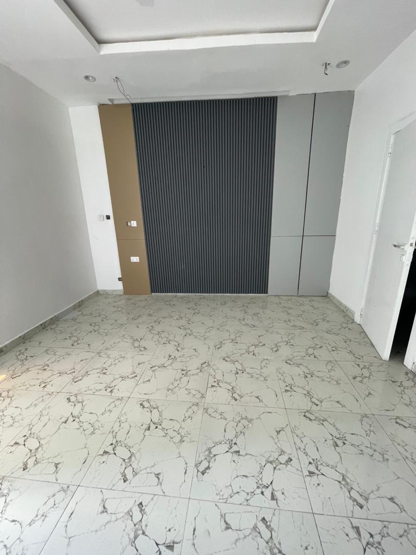 2 BEDROOM APARTMENT WITH ELEVATOR AND POOL
