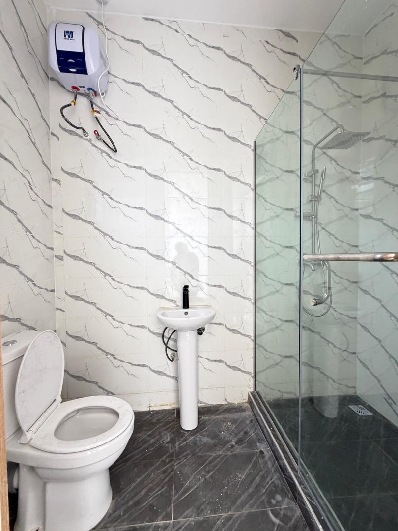 LUXURY 2 BEDROOM APARTMENT UP FOR GRABS