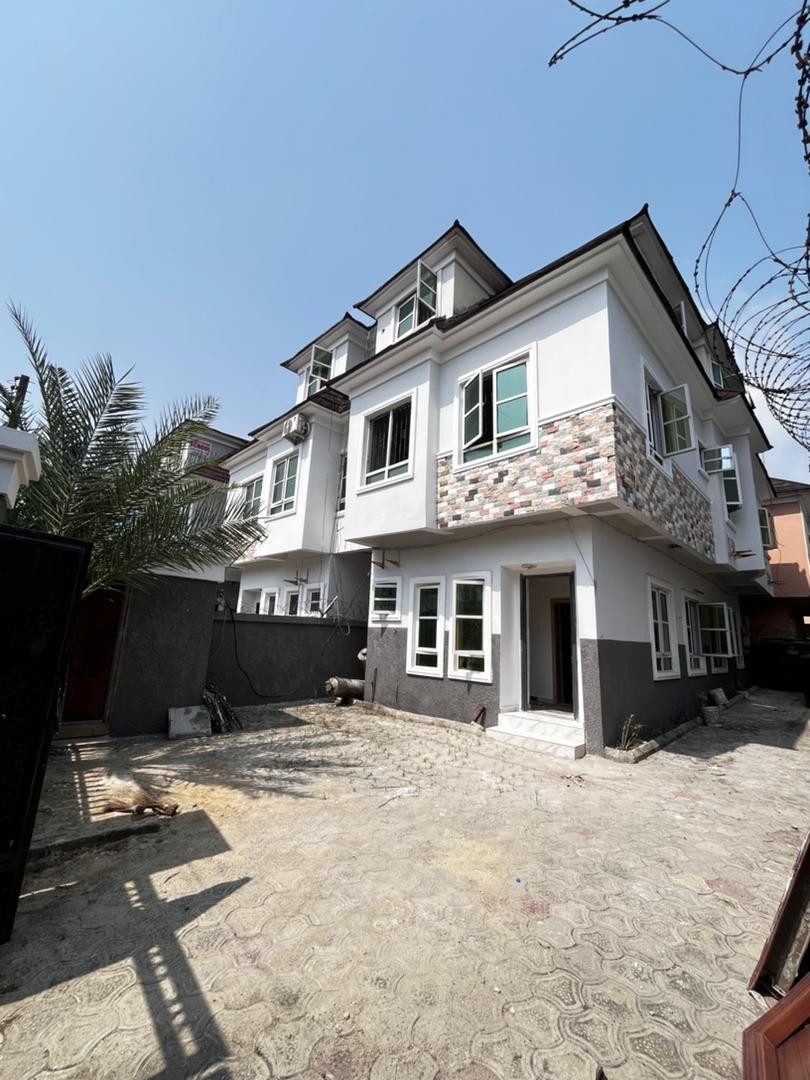 SPACIOUS 4 BEDROOM SEMI-DETACHED DUPLEX FOR SALE