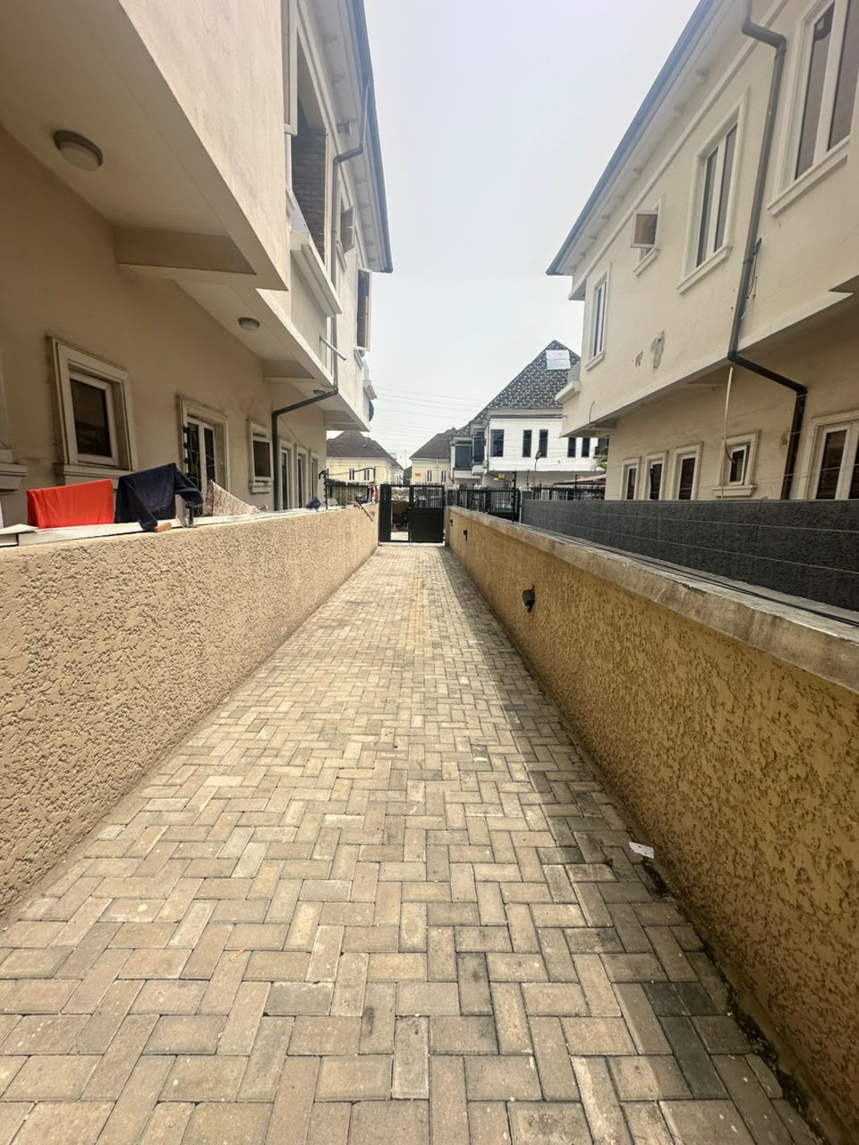 4 BEDROOM SEMI DETACHED DUPLEX FOR SALE