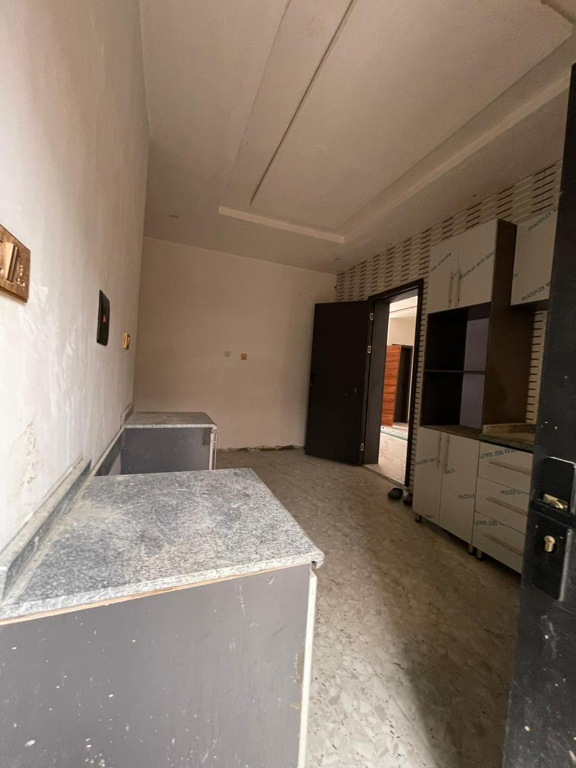 EXQUISITE 4 BEDROOM TERRACED DUPLEX