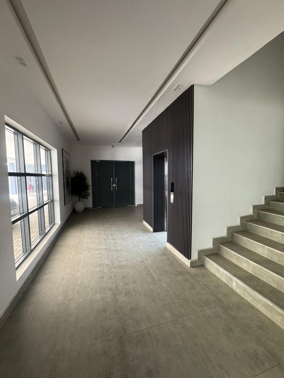 3 BEDROOM APARTMENT UP FOR GRABS