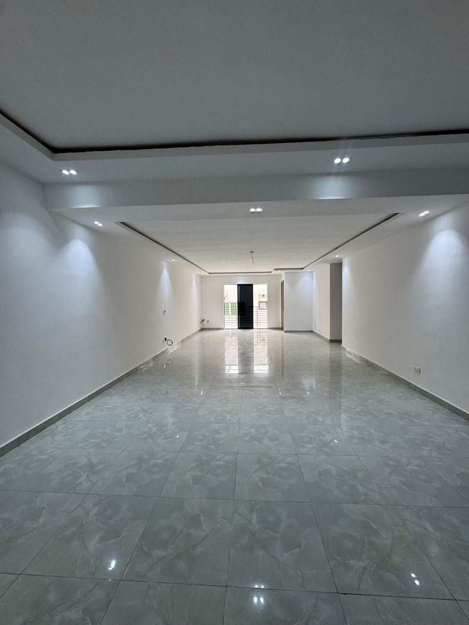 3 BEDROOM APARTMENT UP FOR GRABS