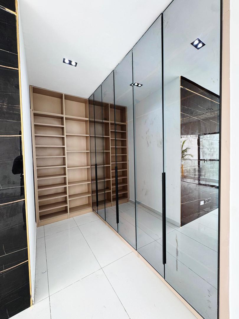 LUXURY 4-BEDROOM SEMI-DETACHED DUPLEX