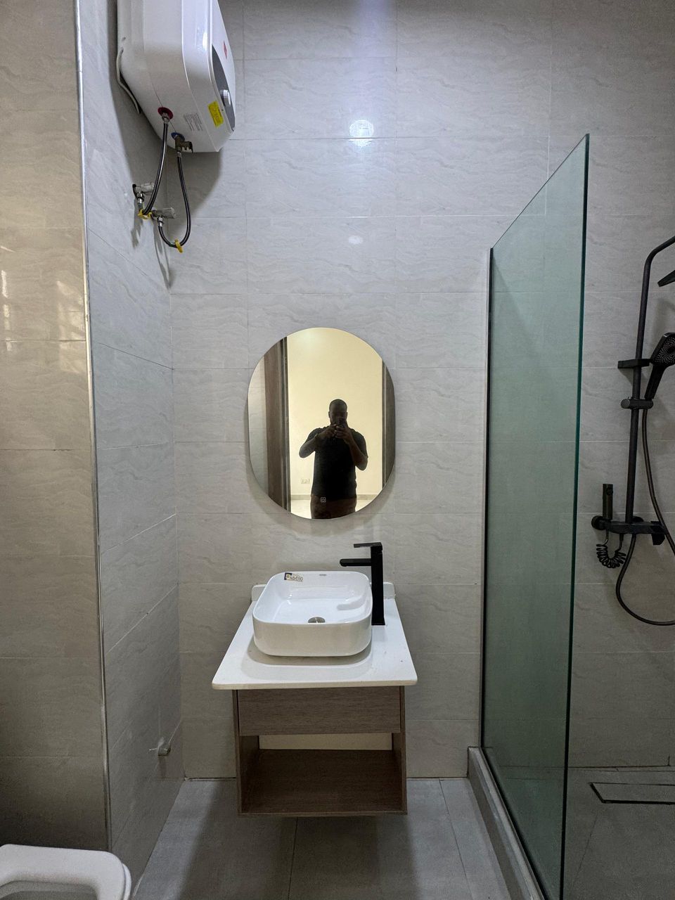 3 BEDROOM APARTMENT UP FOR GRABS