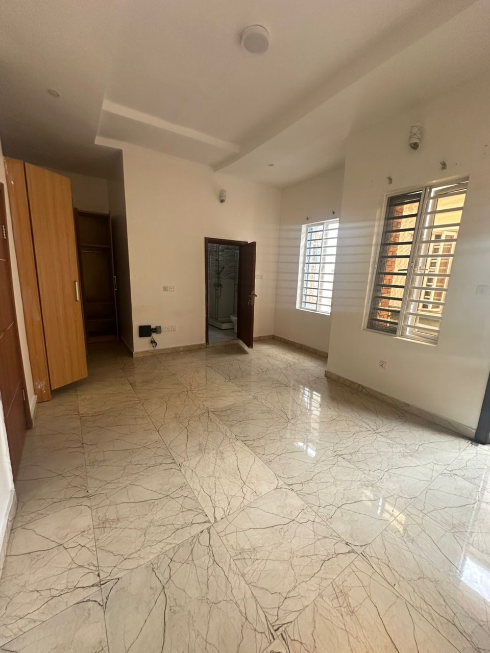 4 BEDROOM SEMI DETACHED DUPLEX FOR SALE